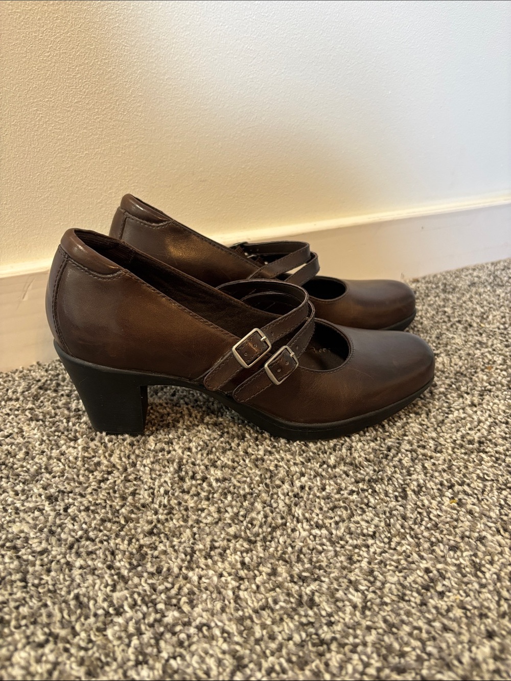 Women's Brown Double-Strap Mary Jane Heels
